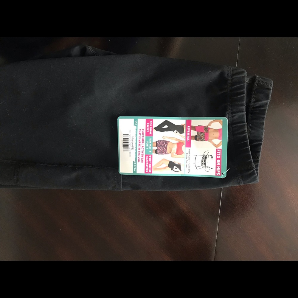 Sweet Spot Skirts. Calf Length Leggings - Picture 4 of 7